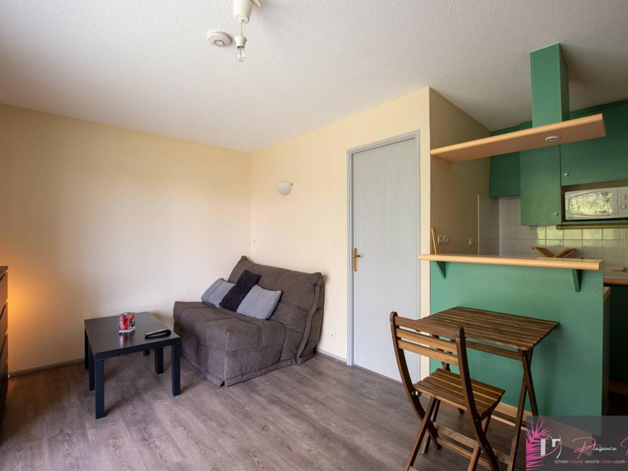 Appartement Meuble Avec Parking - 3 Couchages A La Rochelle - Fr-1-825-45